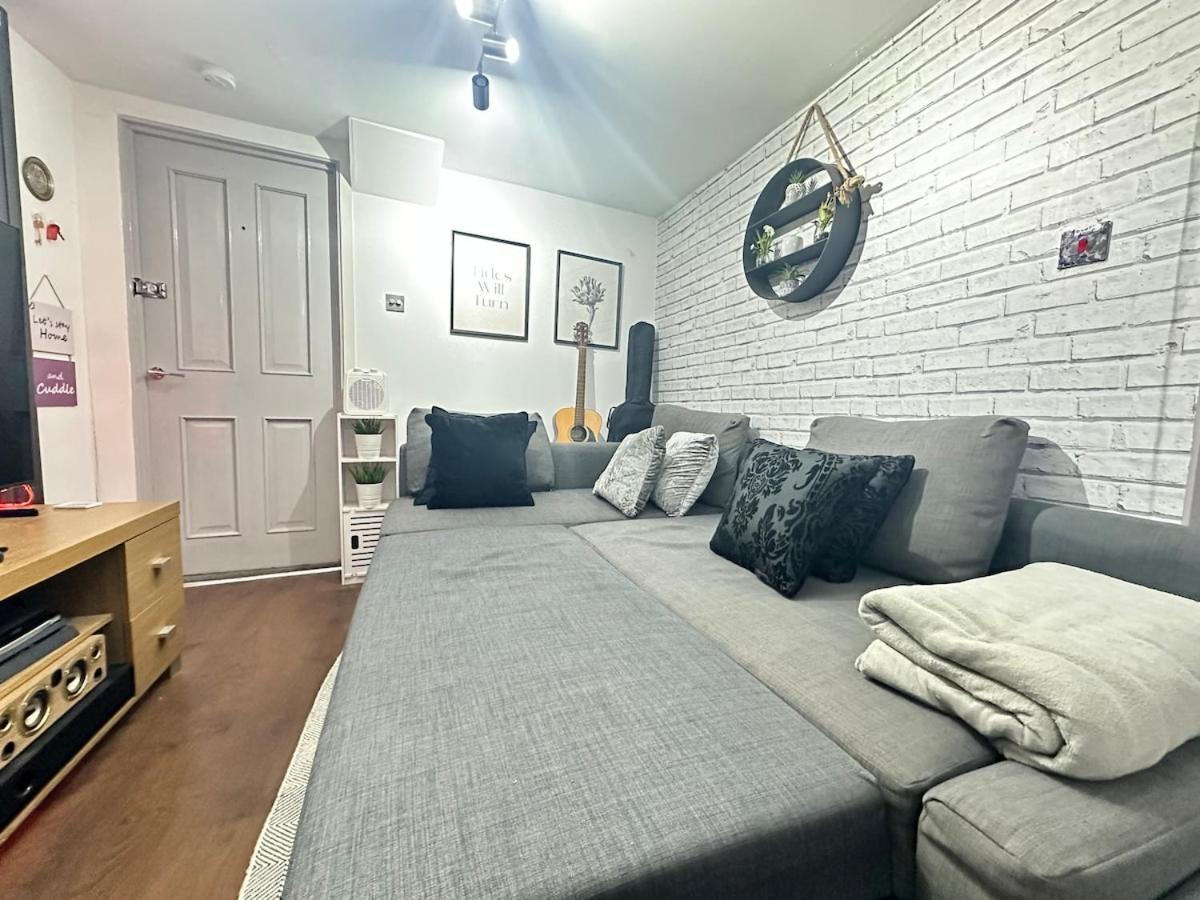 Cozy Modern In The Heart Of Vakantiehuis *